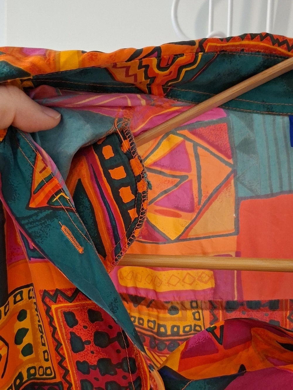 Vintage 80's/90's Vibrant Rainbow Floral Graphic 100% Silk Blouse (Size M) - Picture 7 of 7